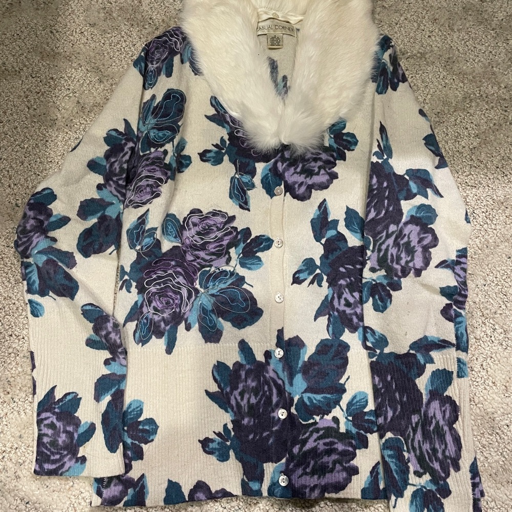 Cream floral cardigan with detachable fur.